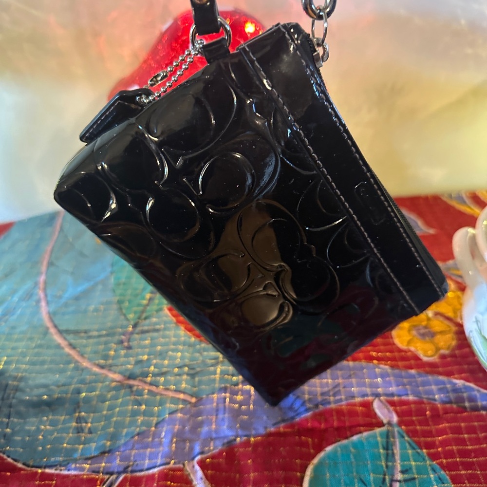 Coach patent leather wristlet. - Picture 6 of 9